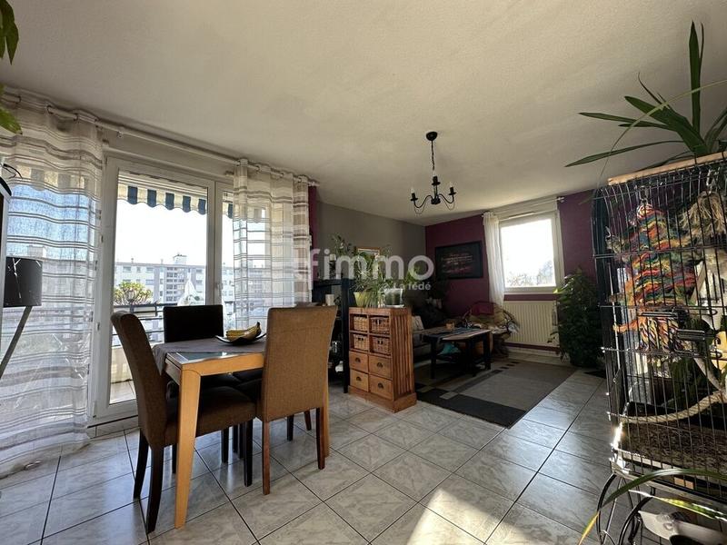 Appartement - 80 m² - 4 pièces