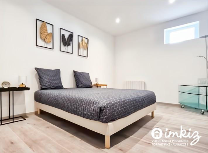 Maison - 250 m² - 9 pièces