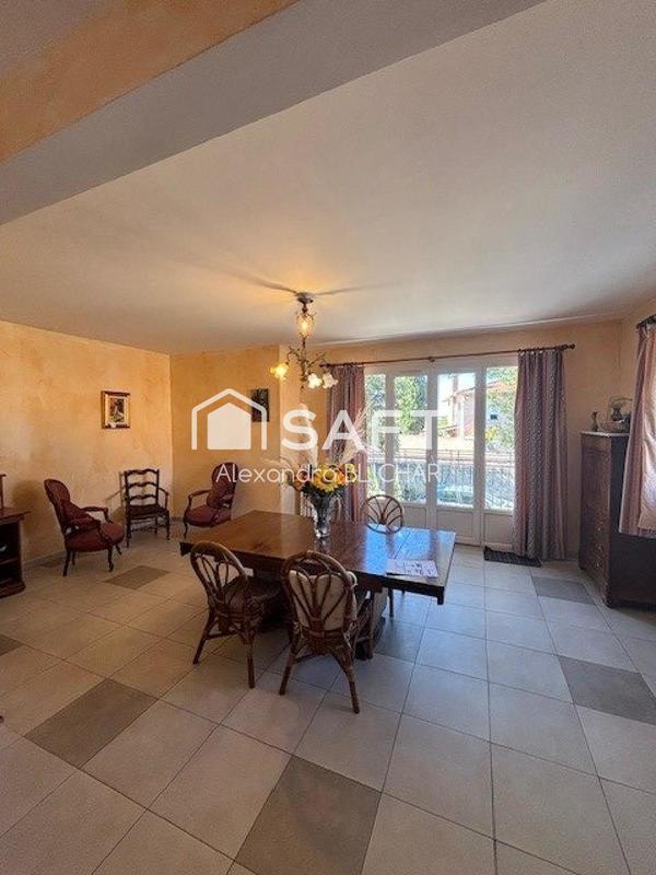 Villa - 240 m² - 7 pièces