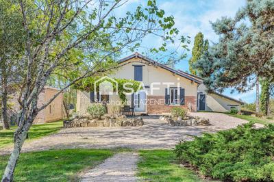 Maison - 440 m² - 11 pièces