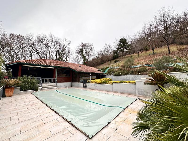 Maison - 95 m² - 5 pièces