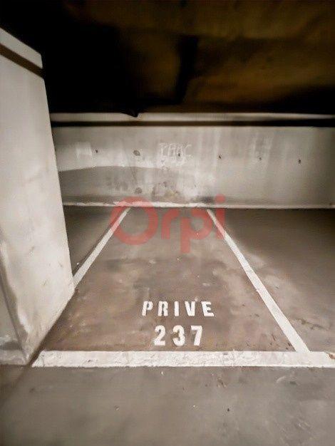 Parking / Garage - 12 m²