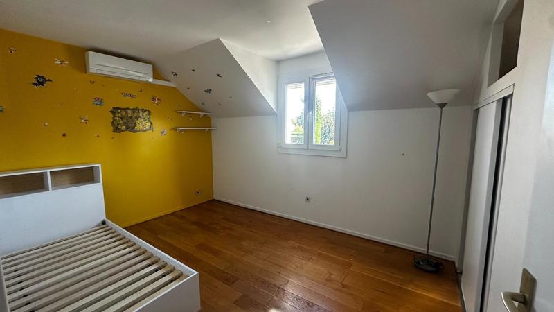 Maison - 167 m² - 8 pièces