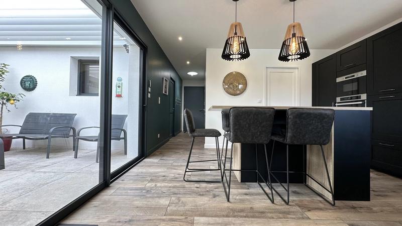 Maison - 199 m² - 6 pièces