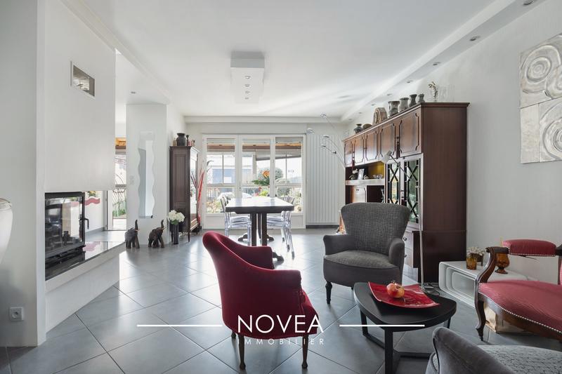 Maison - 297 m² - 6 pièces