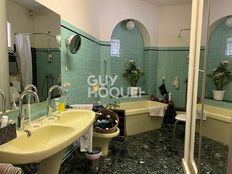 Appartement - 93 m² - 2 pièces