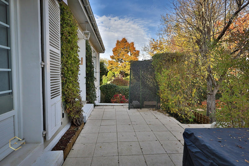 Maison - 121 m² - 6 pièces