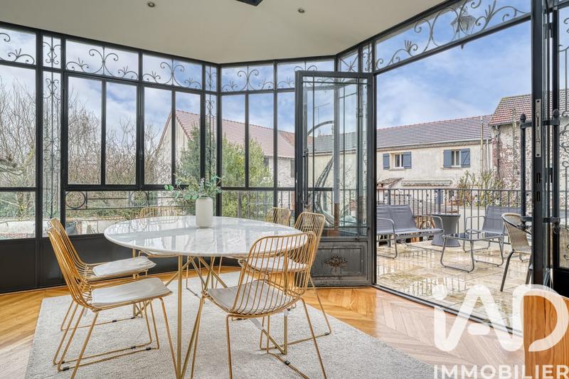 Maison - 180 m² - 8 pièces