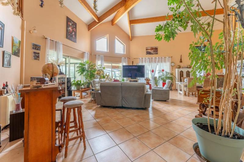 Maison - 275 m² - 7 pièces