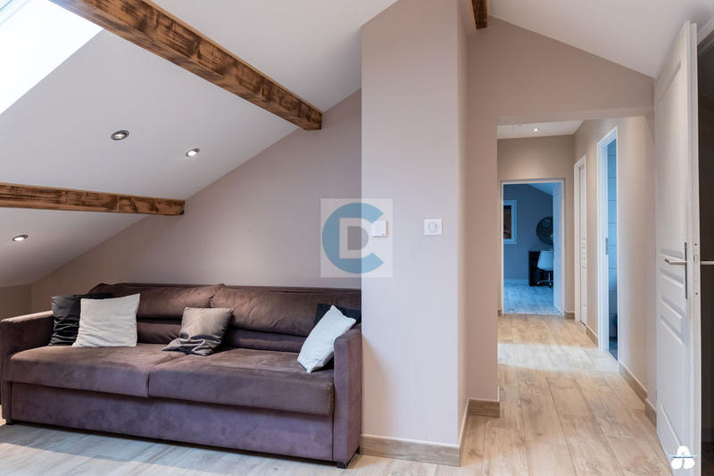 Maison - 144 m² - 8 pièces