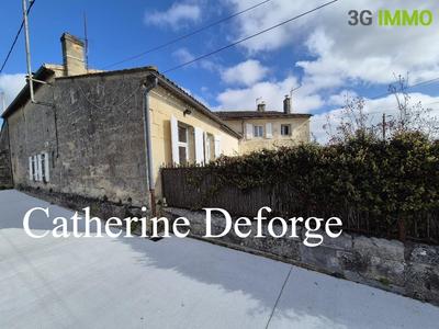 Maison - 280 m² - 12 pièces