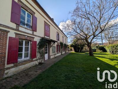 Maison - 407 m² - 8 pièces