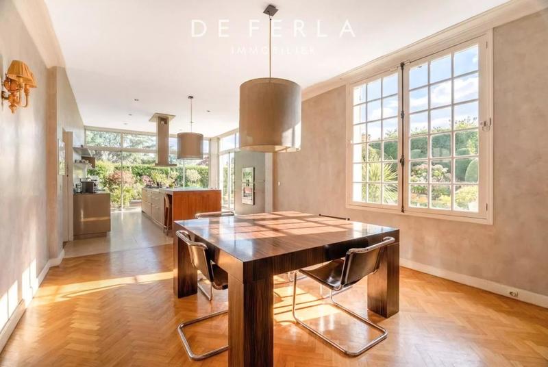 Maison de ville - 255 m² - 6 pièces