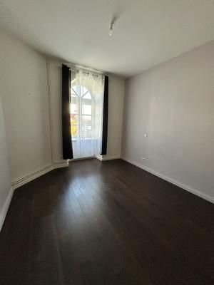 Appartement - 82 m² - 3 pièces