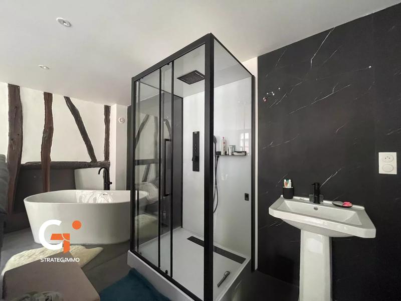 Immeuble mixte - 154 m² - 5 pièces