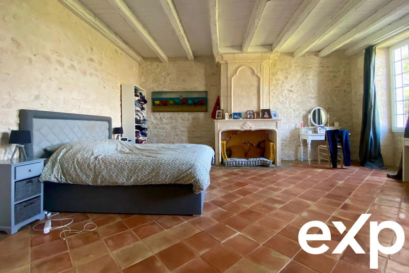 Maison - 594 m² - 15 pièces