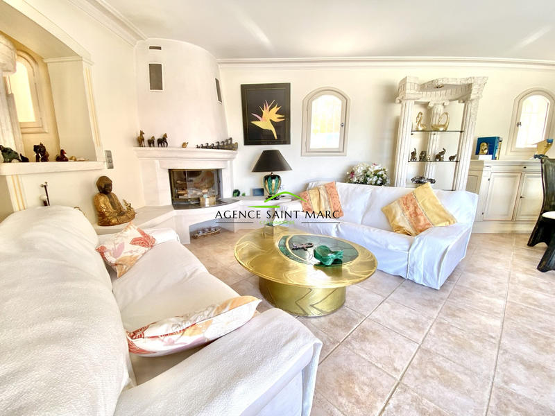 Maison - 300 m² - 4 pièces