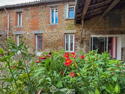 Maison - 202 m² - 7 pièces