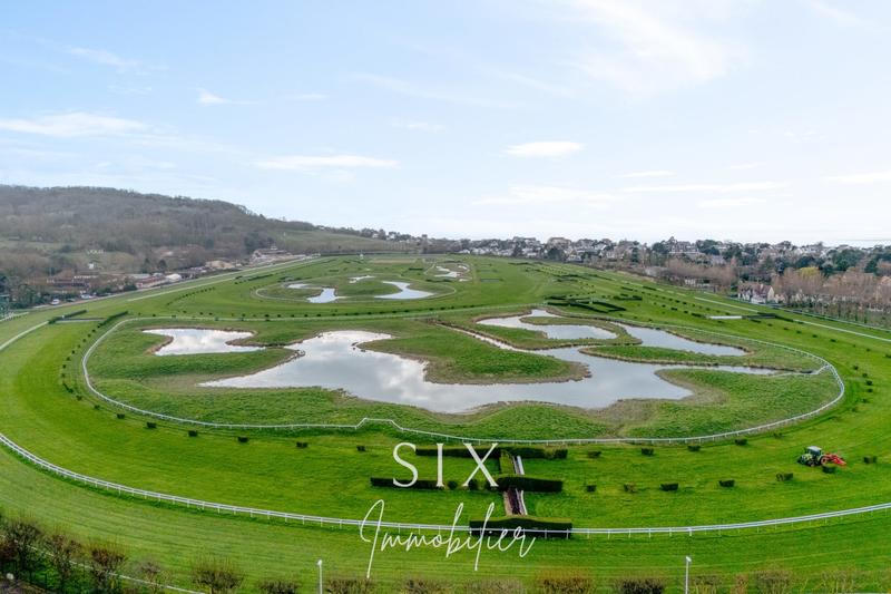 Maison - 200 m² - 6 pièces