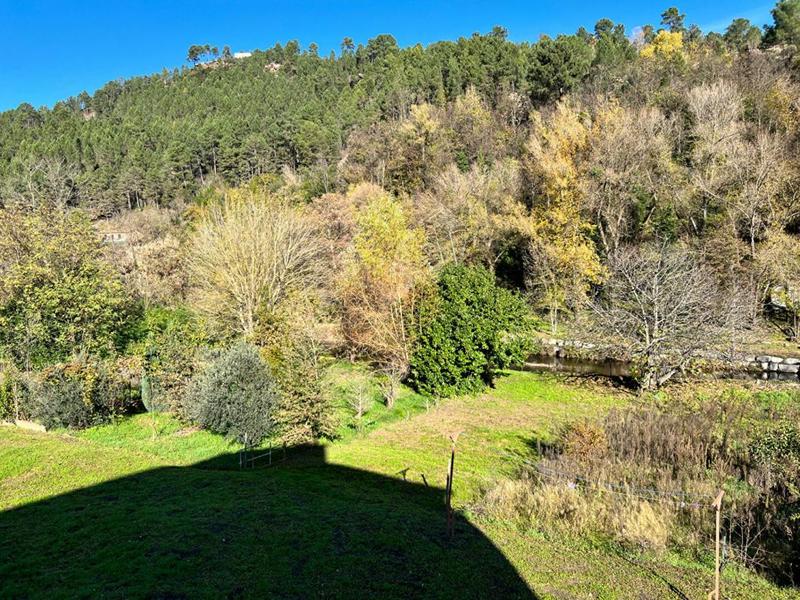 Propriété - 212 m² - 9 pièces