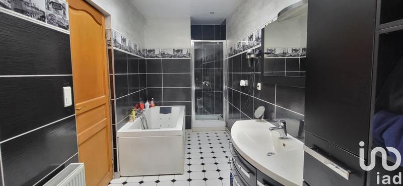 Maison - 185 m² - 8 pièces