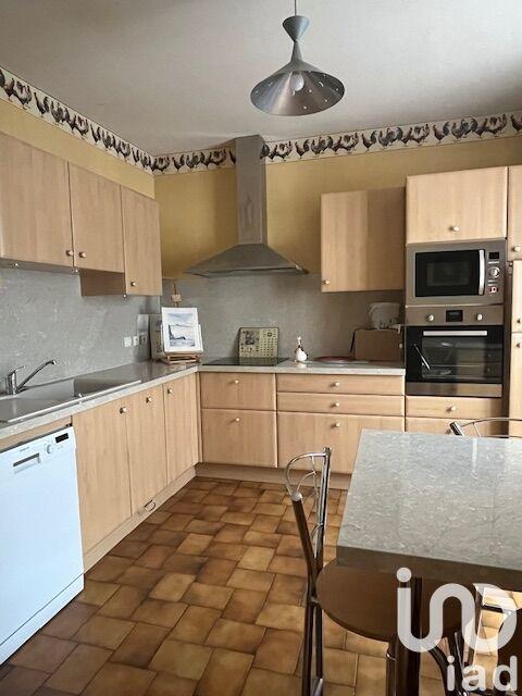 Maison - 227 m² - 8 pièces