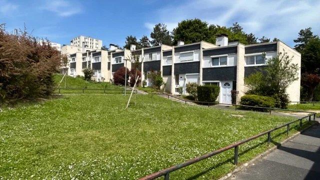 Maison - 100 m² - 6 pièces