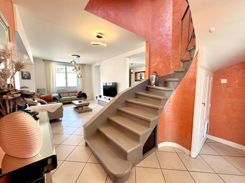 Villa - 238 m² - 8 pièces