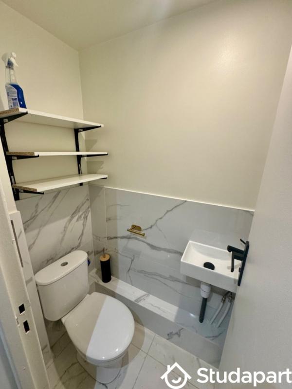 Chambre - 11 m² - 1 pièce