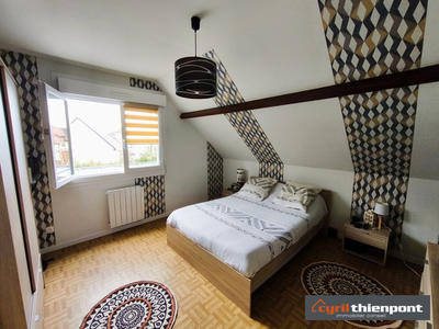 Studio - 90 m² - 4 pièces