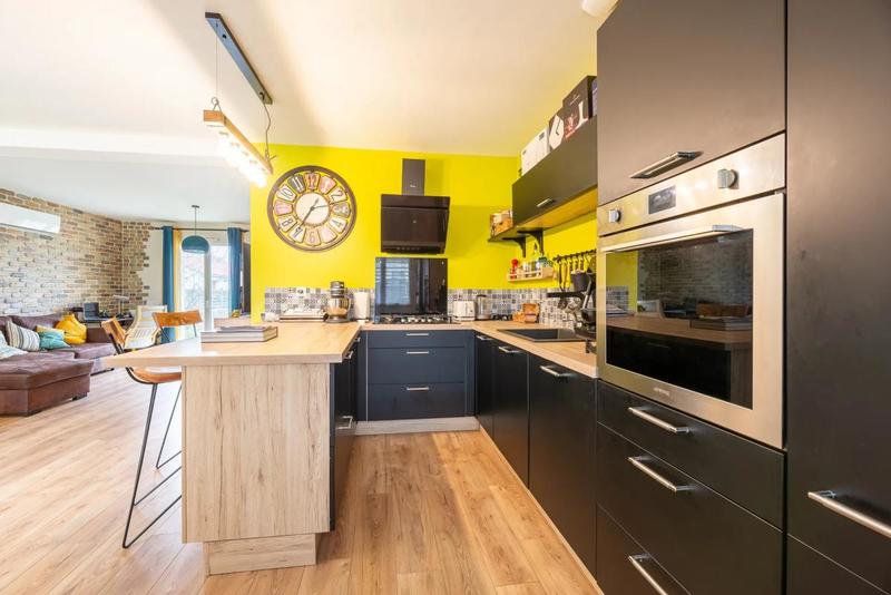 Appartement - 93 m² - 4 pièces