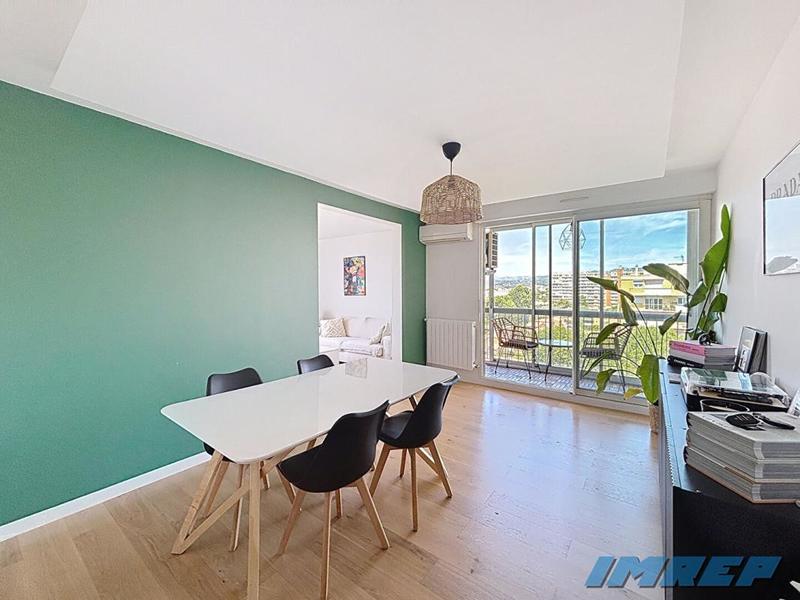 Appartement - 75 m² - 4 pièces