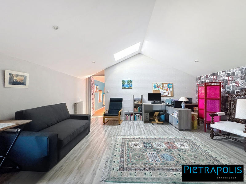 Maison - 269 m² - 7 pièces