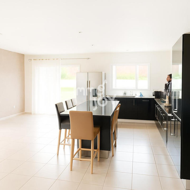 Maison - 96 m² - 4 pièces