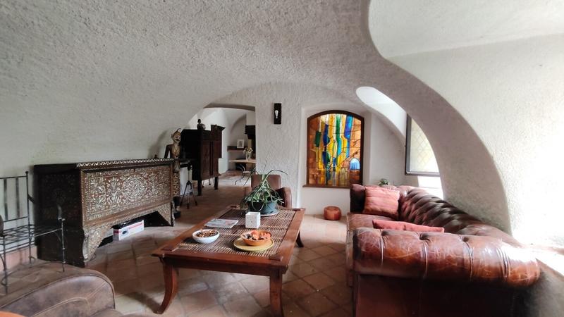 Maison - 245 m² - 10 pièces