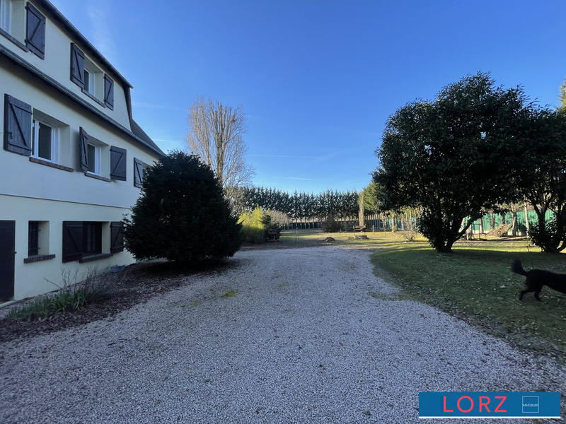 Maison traditionnelle - 327 m² - 8 pièces