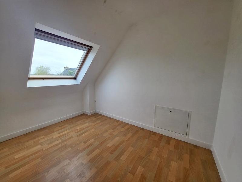 Maison - 126 m² - 9 pièces