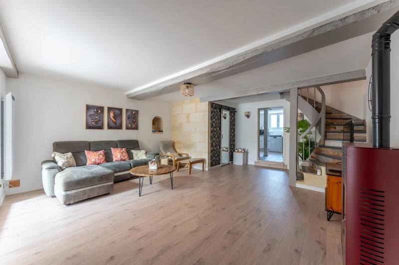 Maison en pierre - 174 m² - 7 pièces