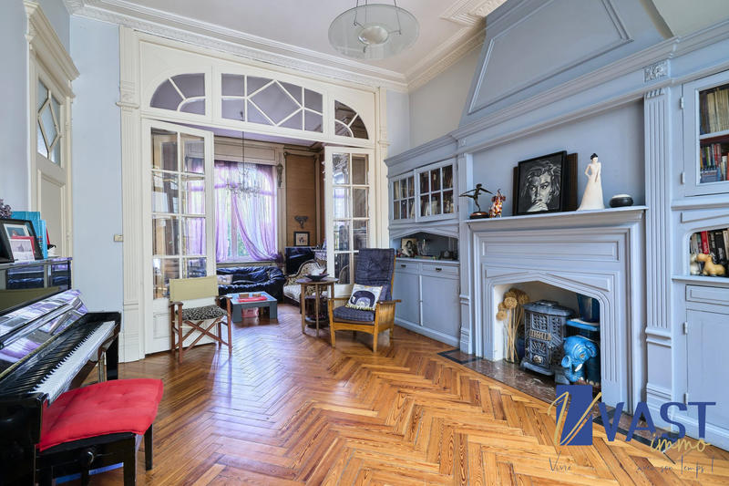 Maison ancienne - 250 m² - 8 pièces