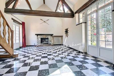 Maison - 310 m² - 11 pièces