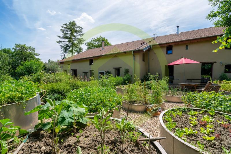 Maison - 440 m² - 16 pièces