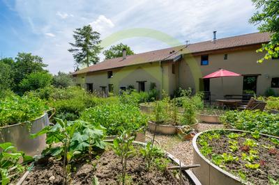 Maison - 440 m² - 16 pièces