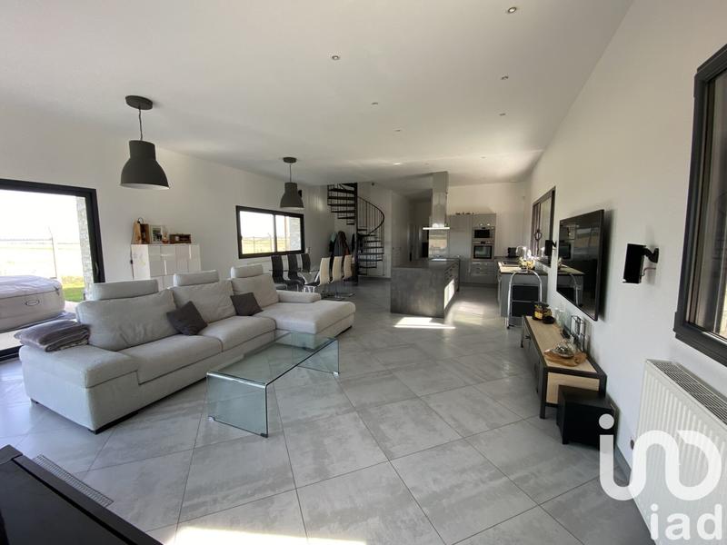 Maison - 140 m² - 5 pièces