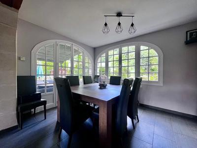 Maison - 200 m² - 7 pièces