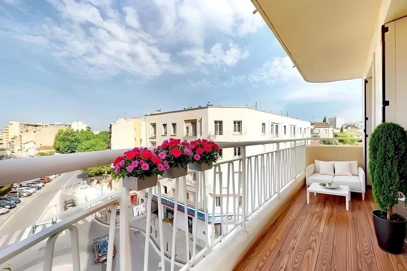 Appartement - 97 m² - 6 pièces