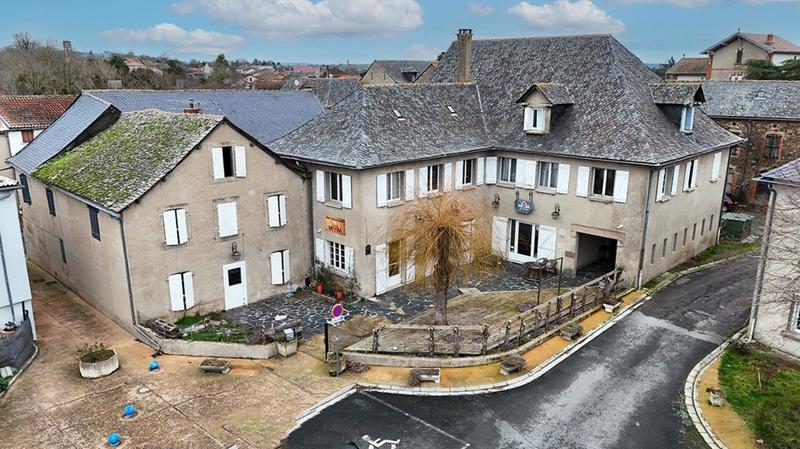Maison - 860 m² - 21 pièces