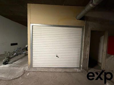 Parking / Garage - 12 m²