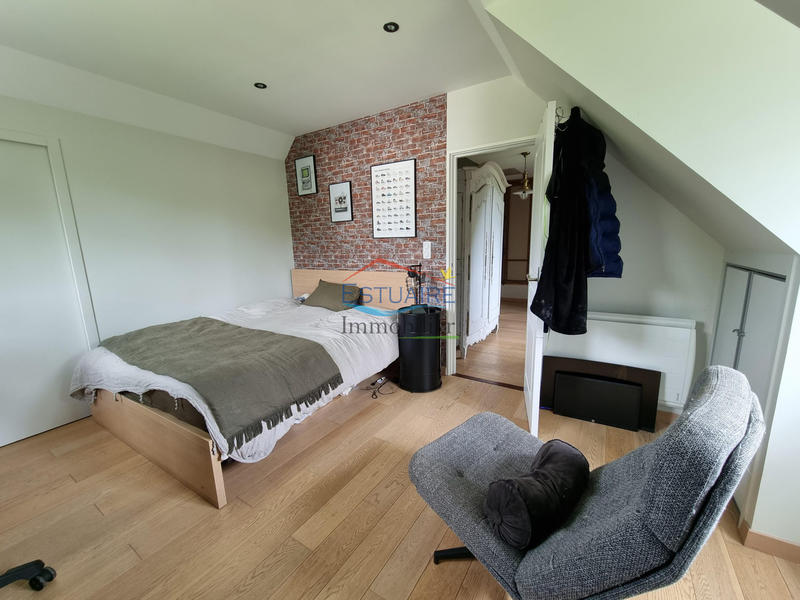 Maison traditionnelle - 190 m² - 8 pièces