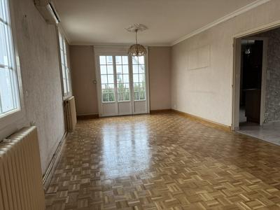 Maison traditionnelle - 79 m² - 4 pièces