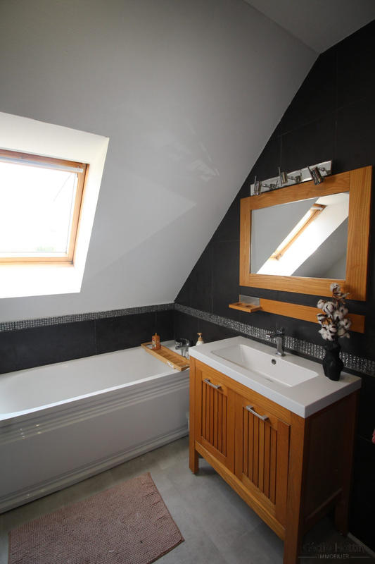 Maison - 163 m² - 6 pièces